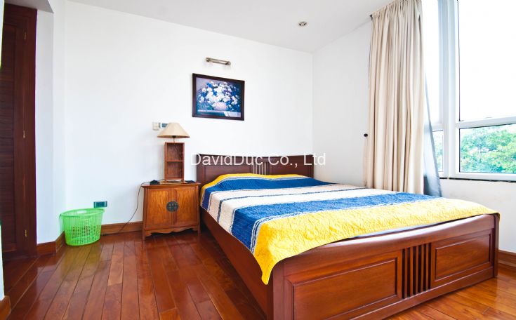 Spacious 1 bedroom apartment in Truc Bach 6