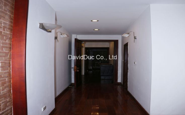 Beautiful 2 bedrooms apartment with view to Truc Bach lake 5