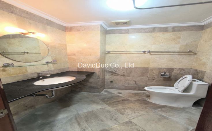 Beautiful 3 bedrooms apartment with view to Truc Bach lake 9