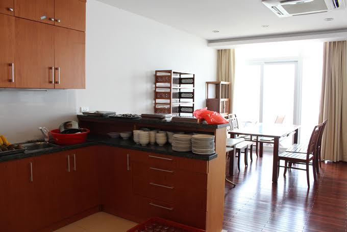 3 bedroom apartment with West lake view